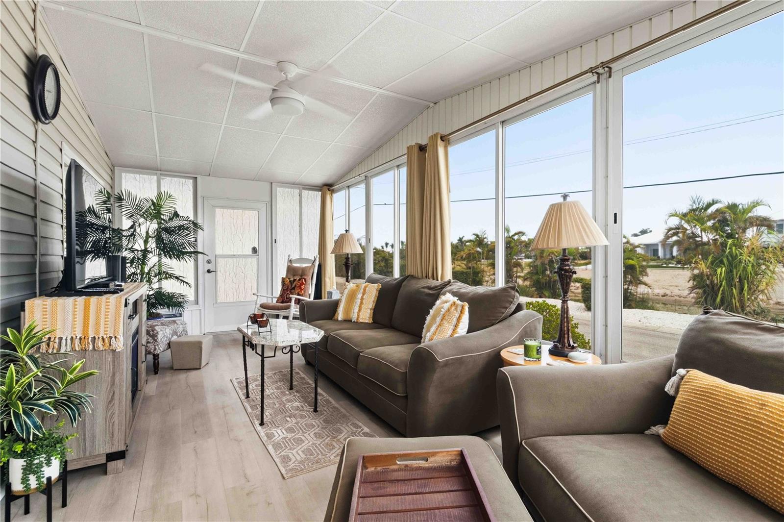 PALMA SOLA SHORES - Residential