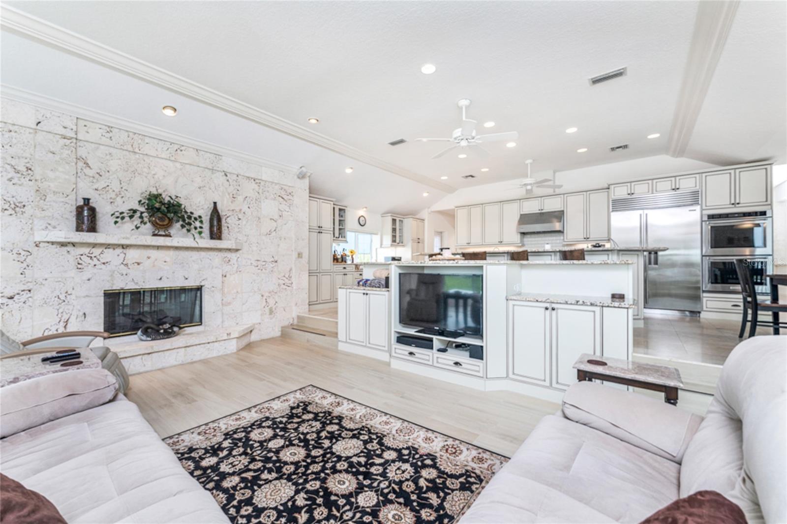 SORRENTO SHORES REPLAT - Residential