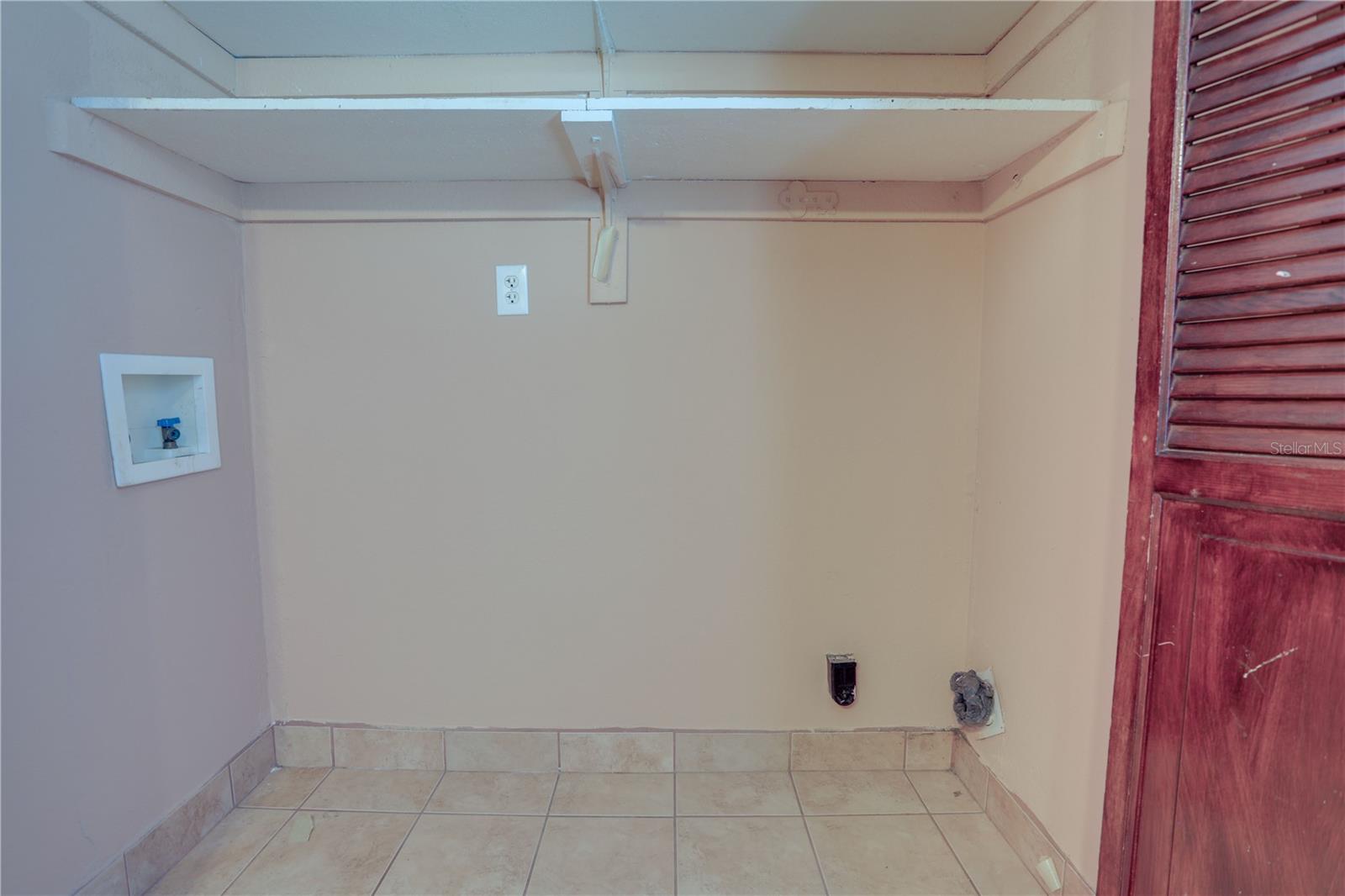 OAKLAND VILLAGE SEC 1 - Residential Lease