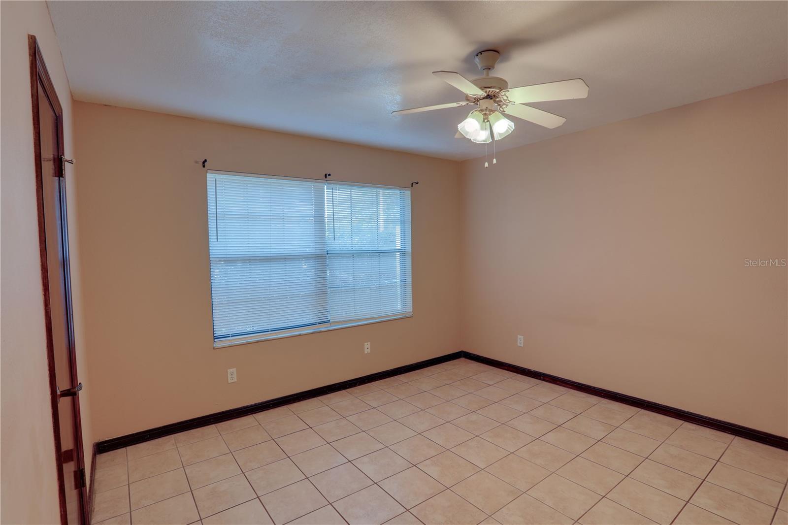 OAKLAND VILLAGE SEC 1 - Residential Lease