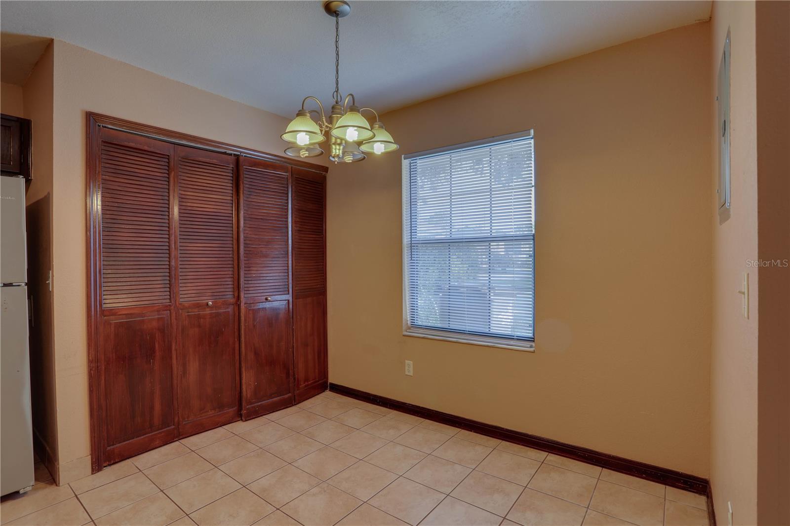 OAKLAND VILLAGE SEC 1 - Residential Lease