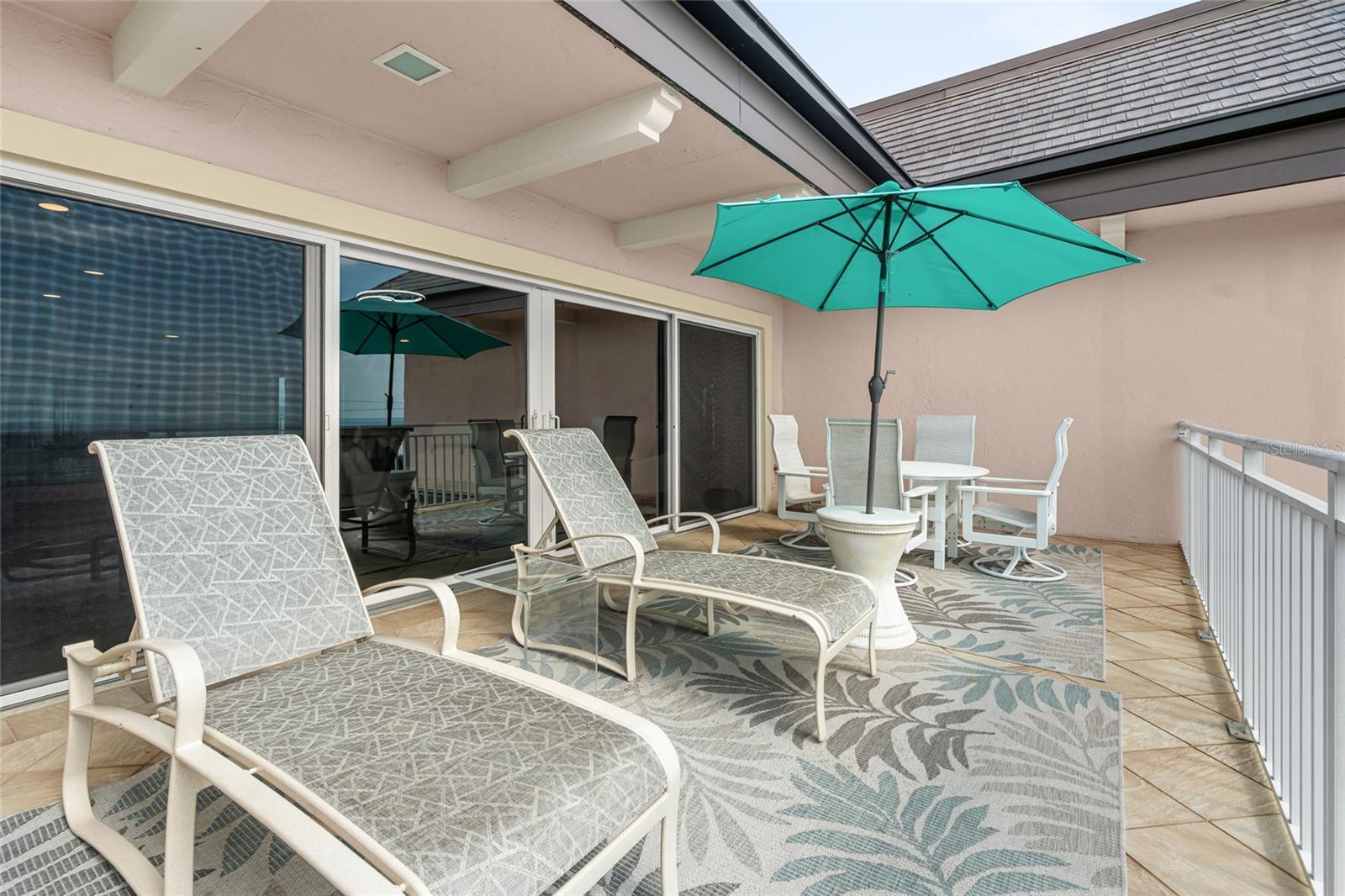 SUNSET ROYALE - Residential