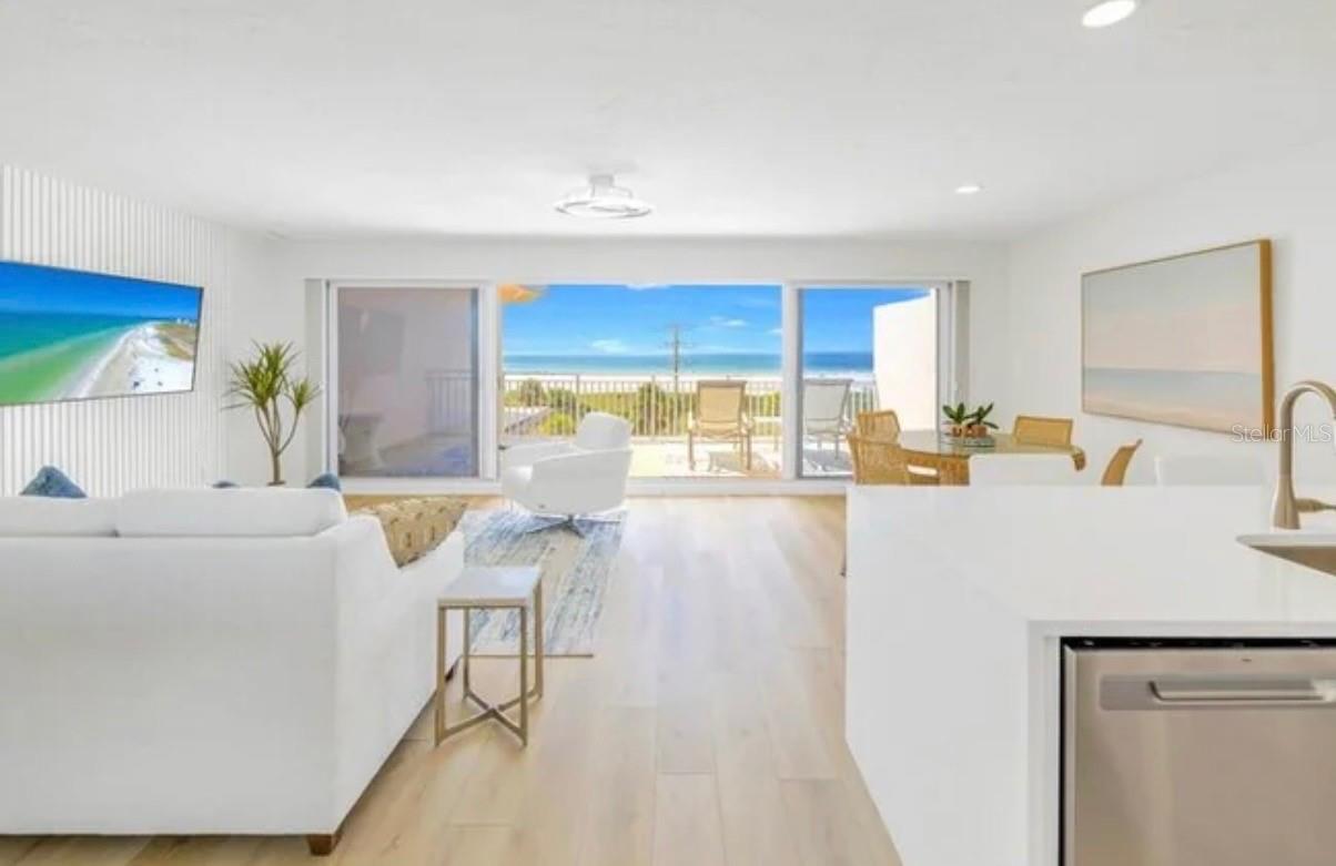 SUNSET ROYALE - Residential