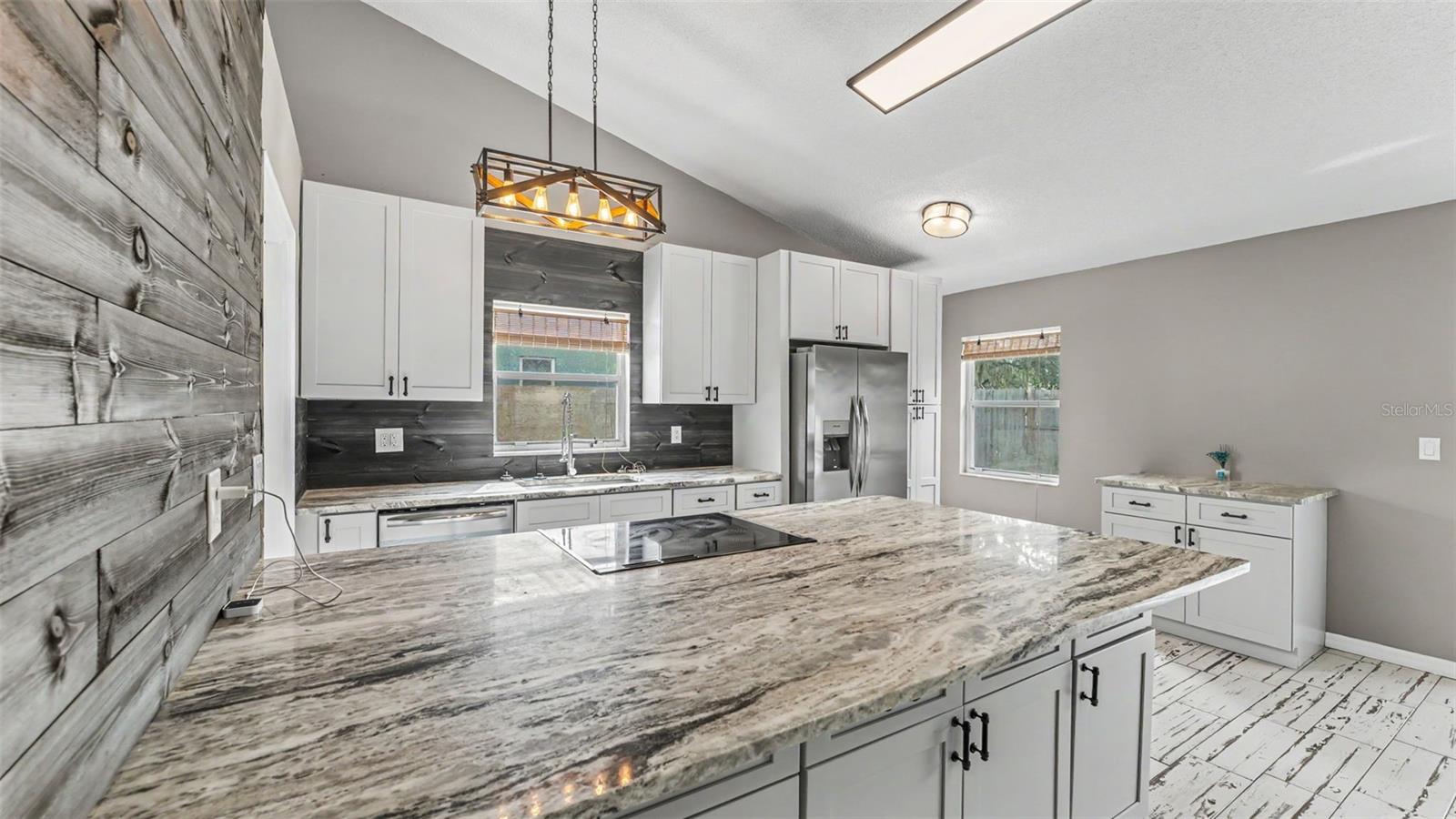 QUEENS COVE PH 02 - Residential