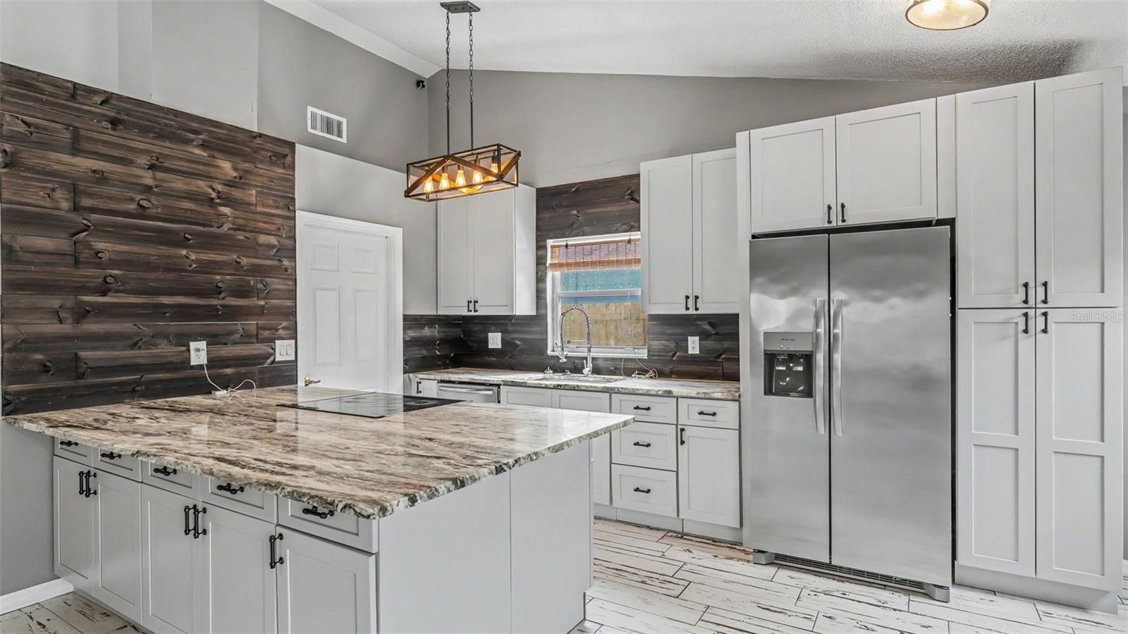 QUEENS COVE PH 02 - Residential