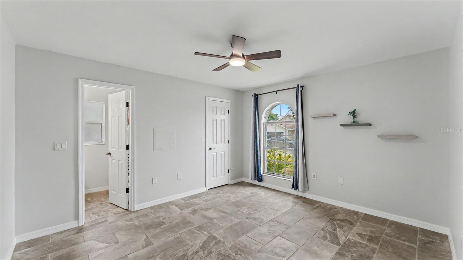 QUEENS COVE PH 02 - Residential