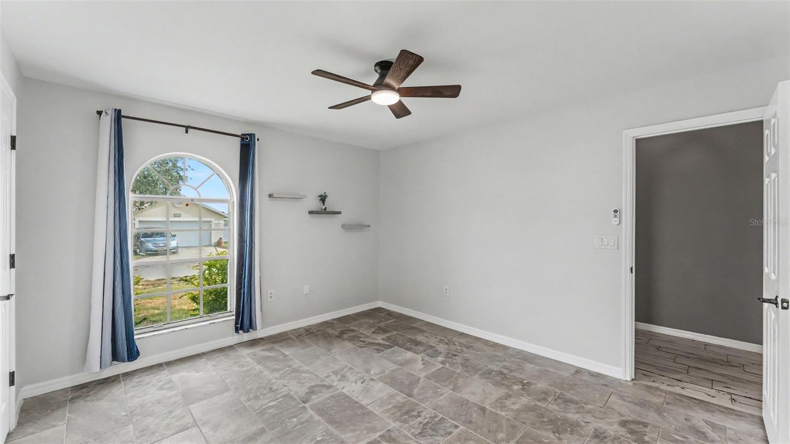 QUEENS COVE PH 02 - Residential