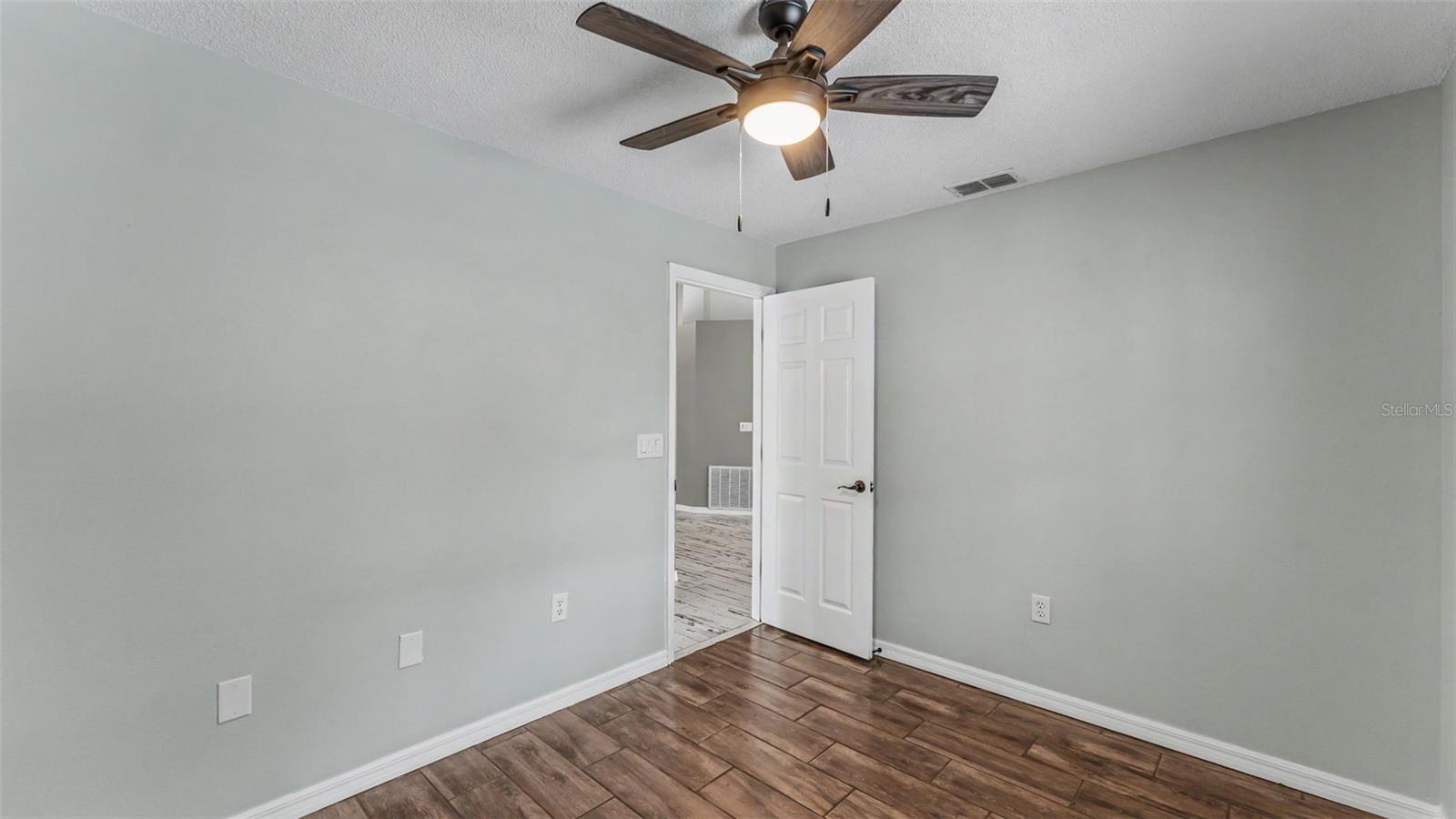 QUEENS COVE PH 02 - Residential