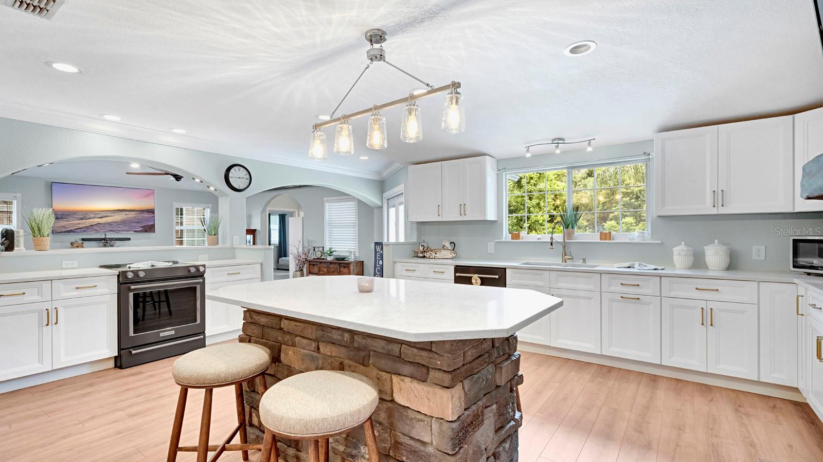 LAKE SEARCY SHORES - Residential