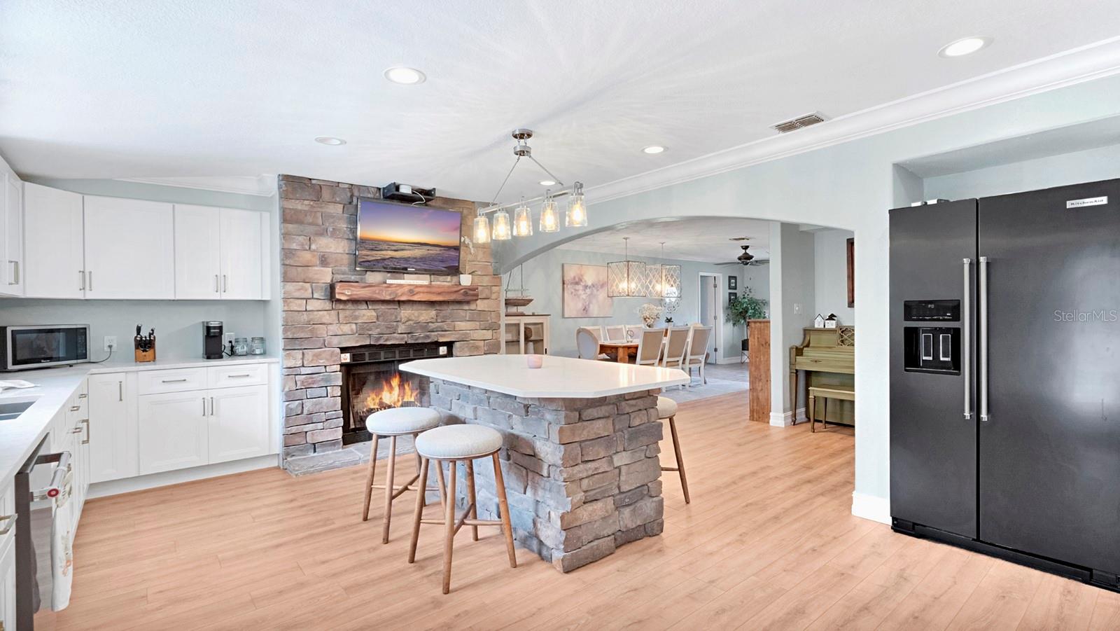 LAKE SEARCY SHORES - Residential