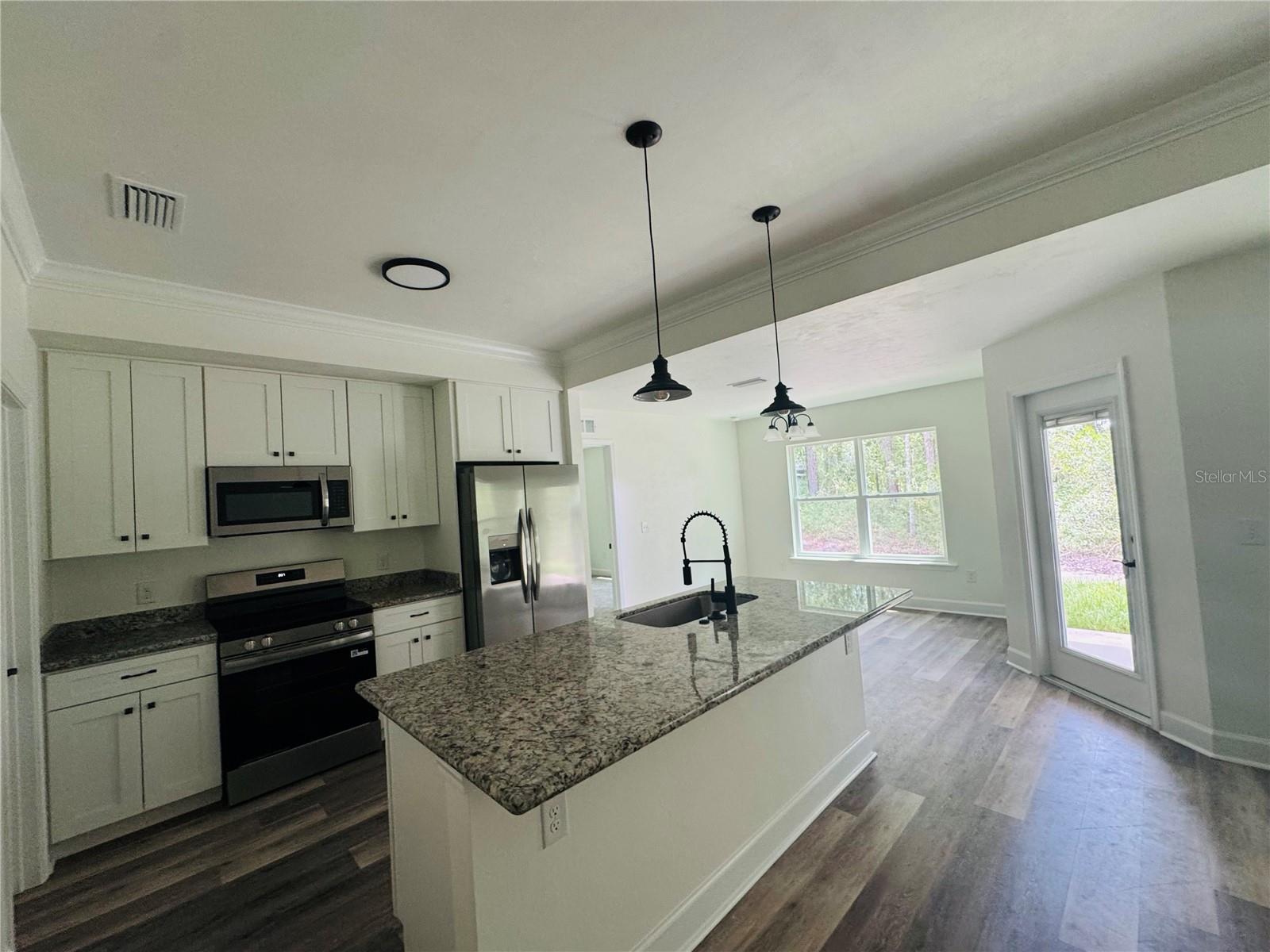 UNIVERSITY ESTATES - Residential