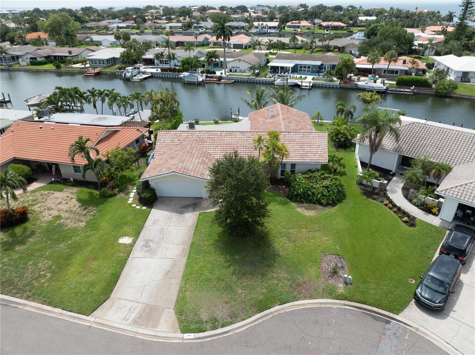 VENETIAN ISLES - Residential