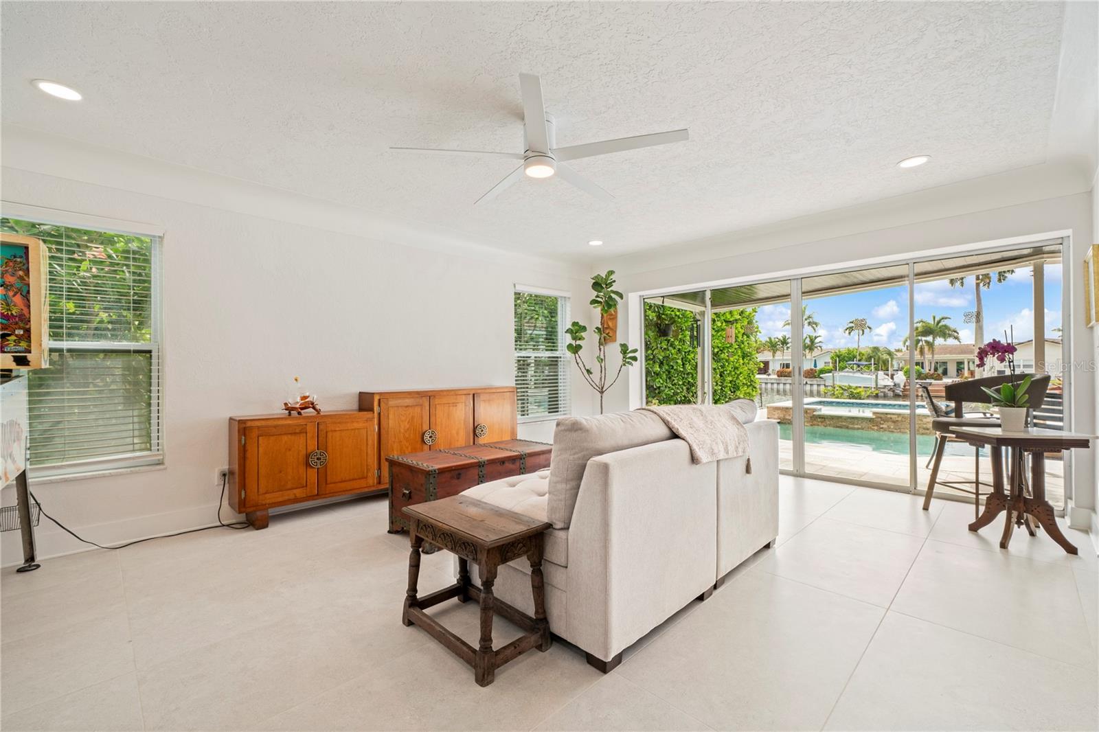 VENETIAN ISLES - Residential