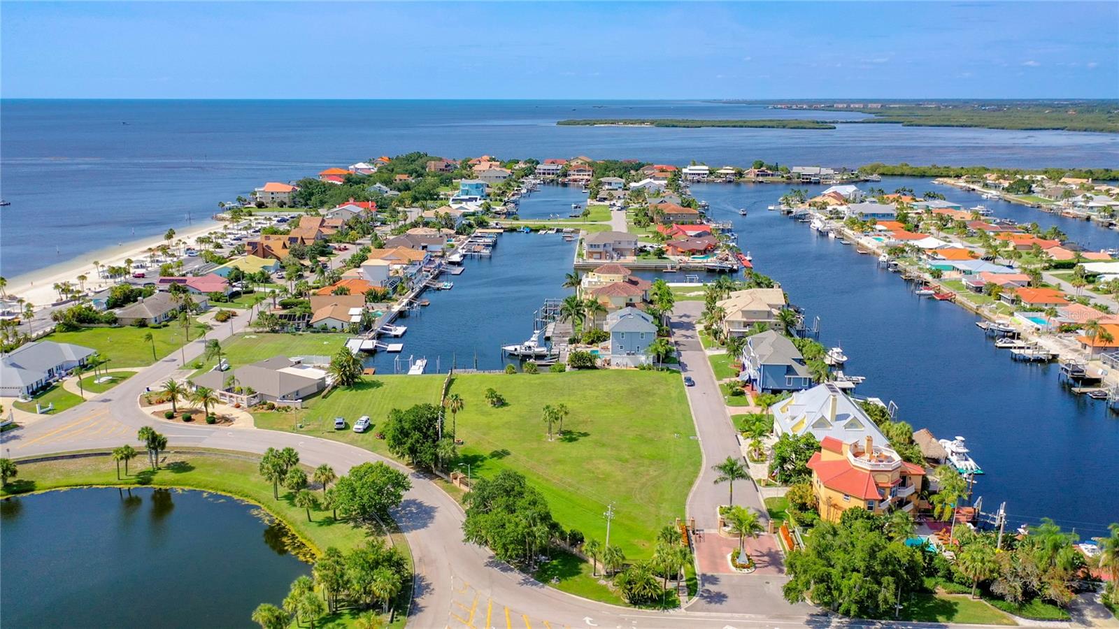 SCHOONER PLACE - Land