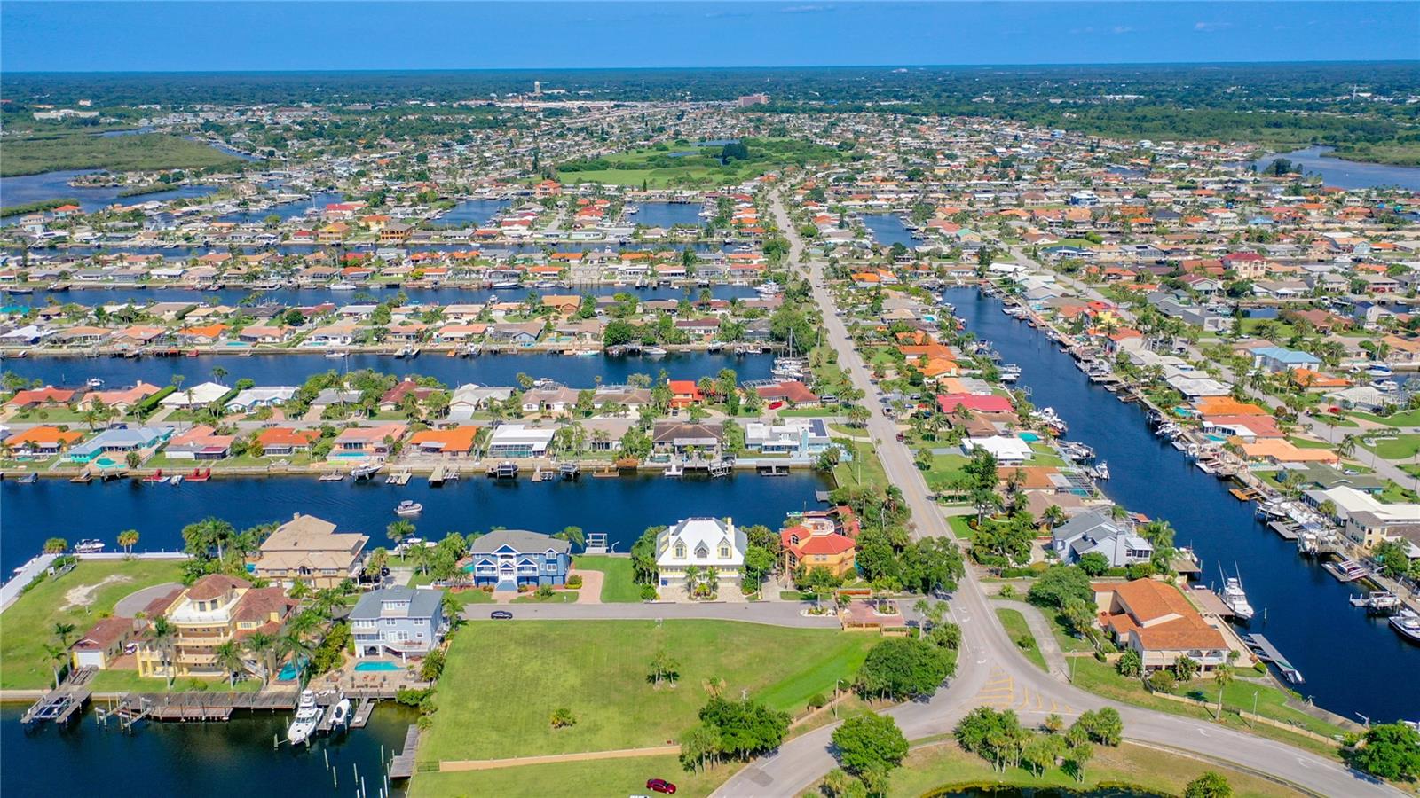 SCHOONER PLACE - Land