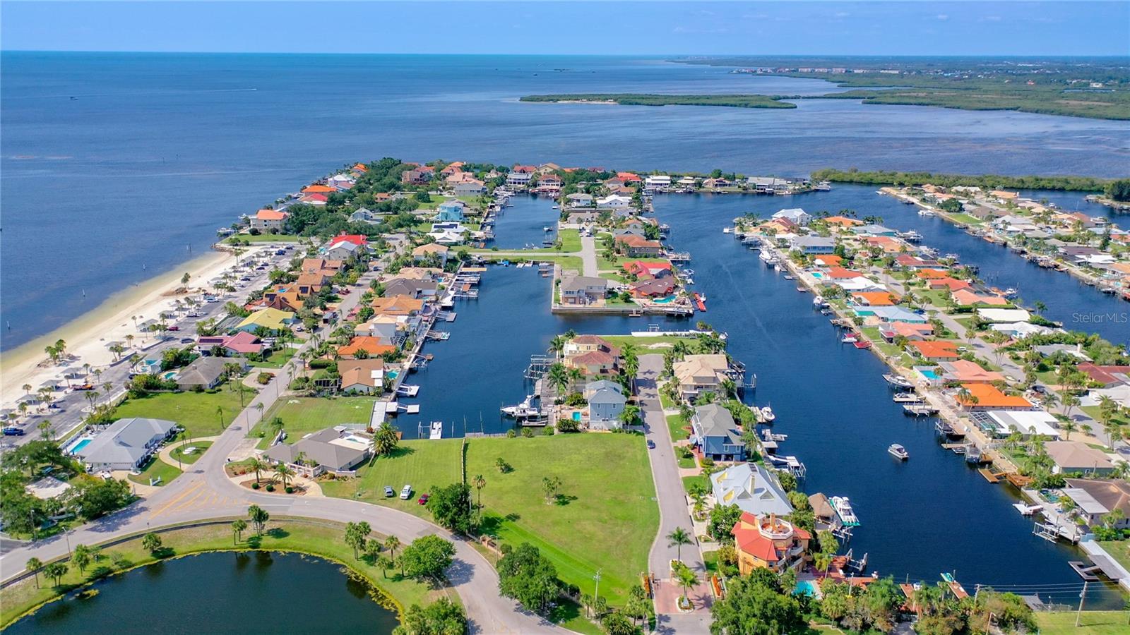 SCHOONER PLACE - Land