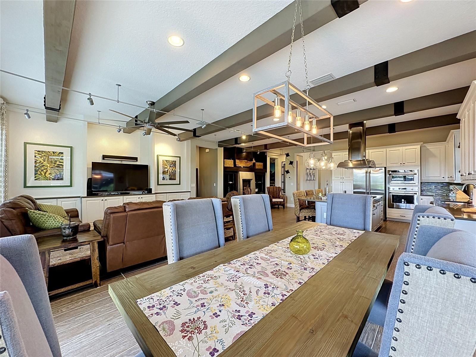 CASCADES OF GROVELAND (TRILOGY) - Residential