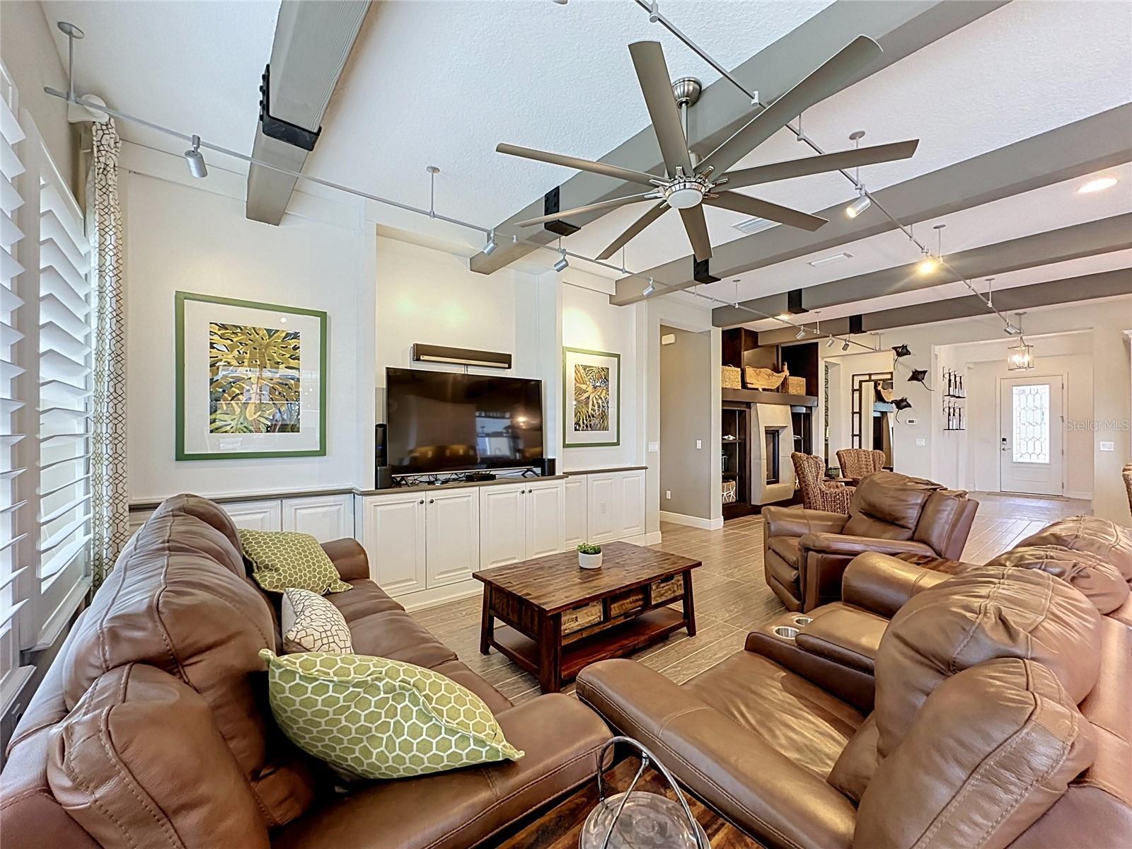 CASCADES OF GROVELAND (TRILOGY) - Residential