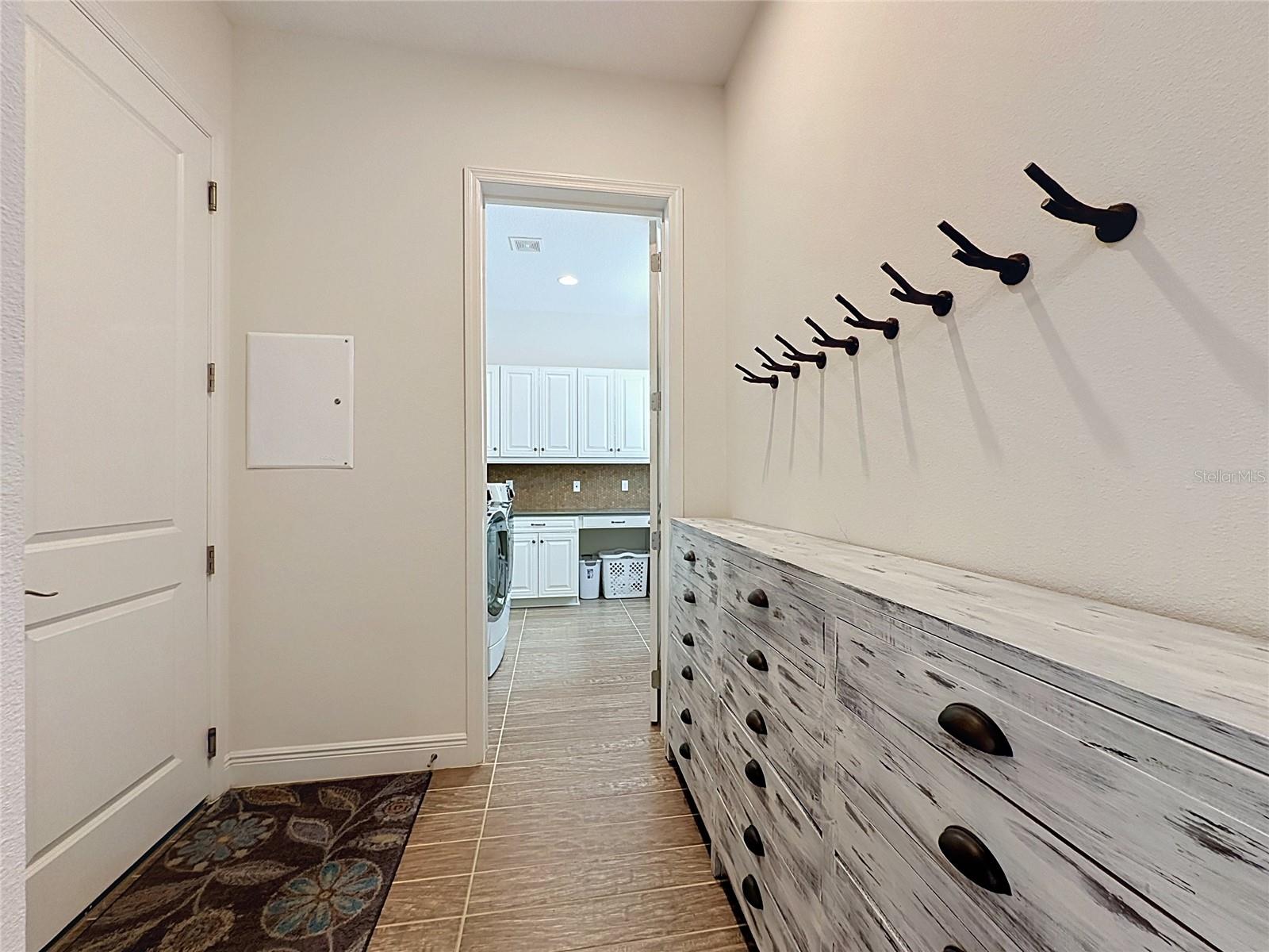 CASCADES OF GROVELAND (TRILOGY) - Residential