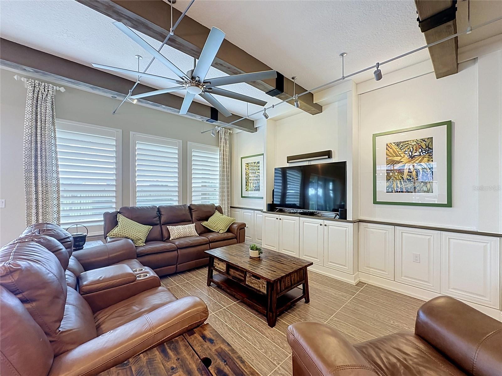 CASCADES OF GROVELAND (TRILOGY) - Residential