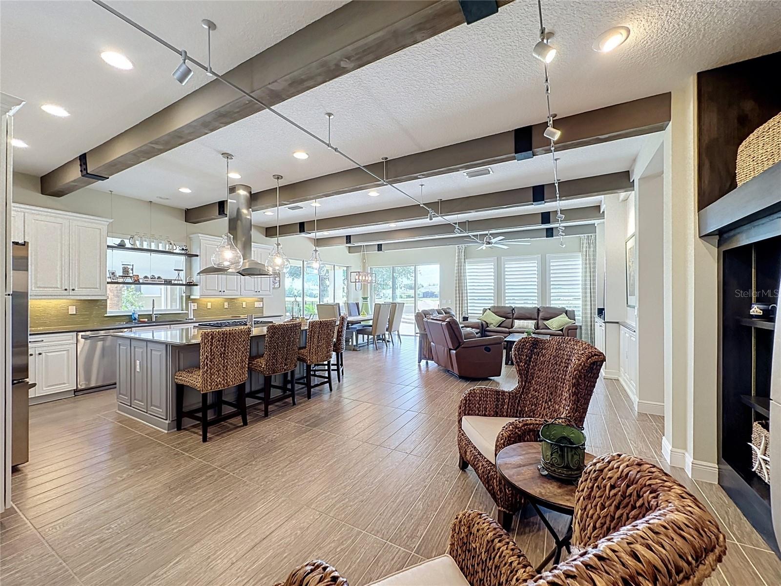 CASCADES OF GROVELAND (TRILOGY) - Residential