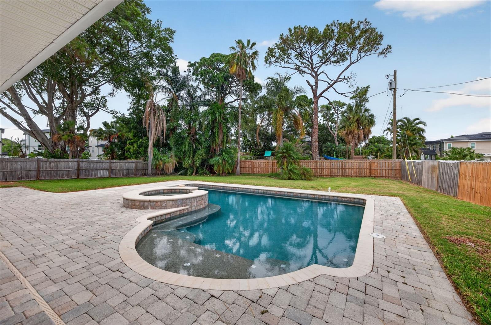 SHORE ACRES OVERLOOK SEC - Residential