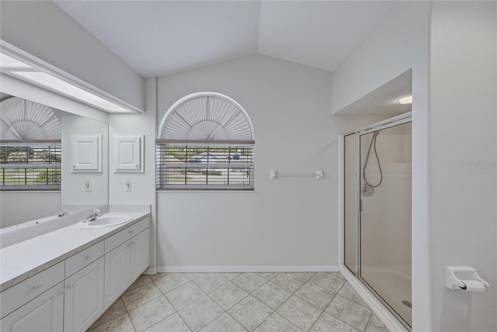 SILVER OAKS PH 01 - Residential
