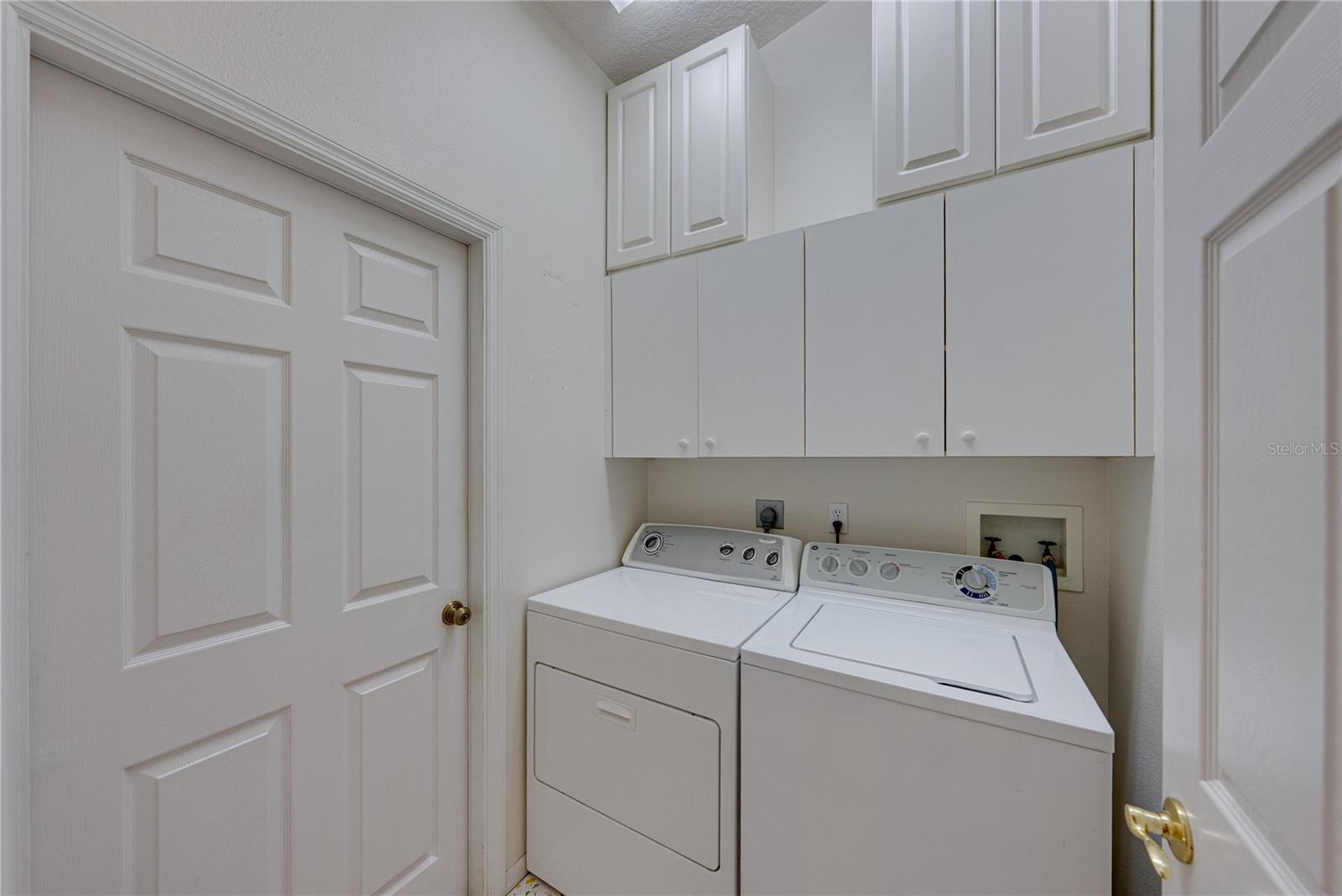 SILVER OAKS PH 01 - Residential