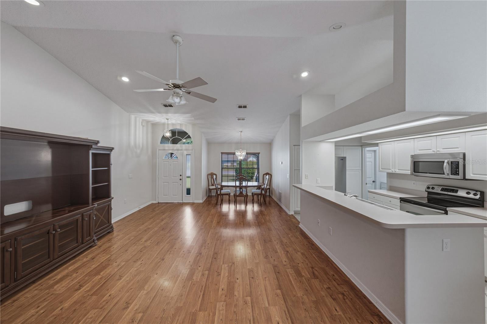 SILVER OAKS PH 01 - Residential