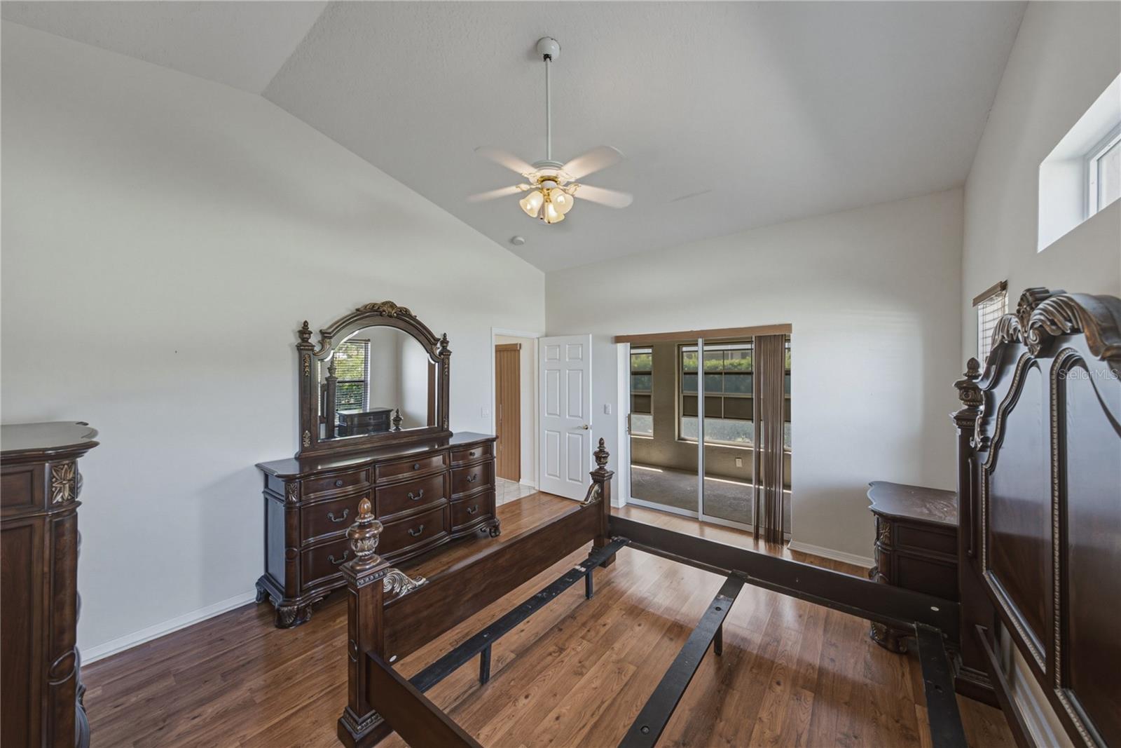 SILVER OAKS PH 01 - Residential