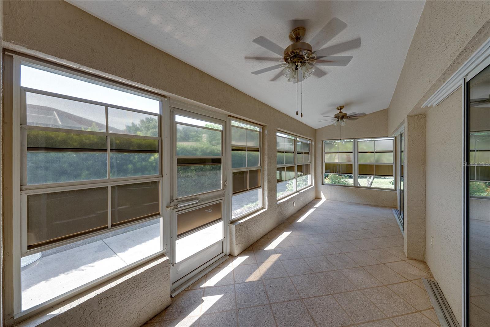 SILVER OAKS PH 01 - Residential