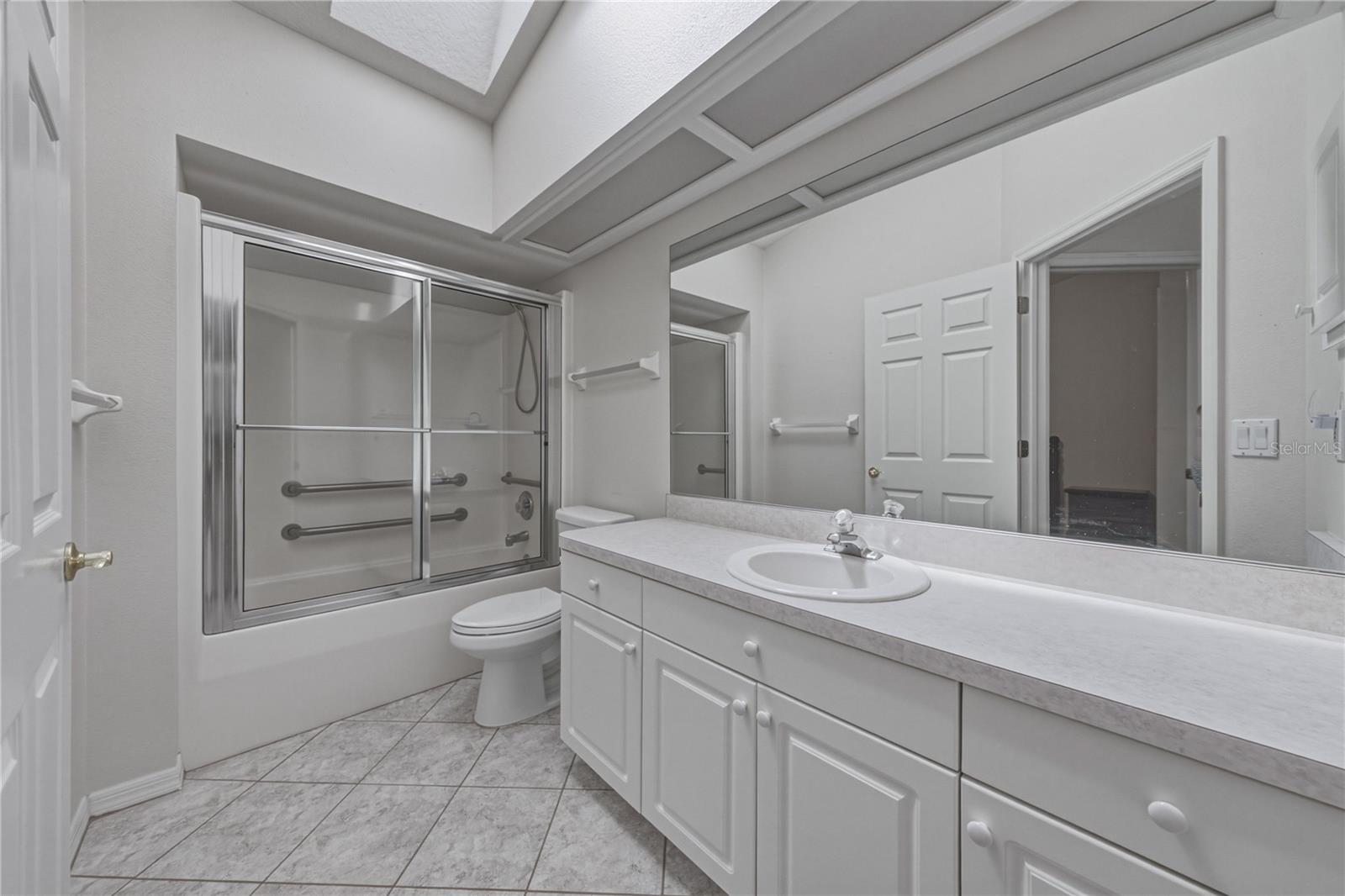SILVER OAKS PH 01 - Residential