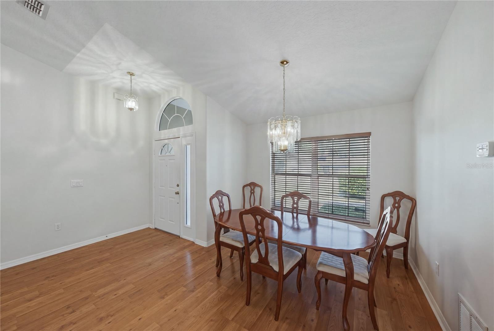 SILVER OAKS PH 01 - Residential