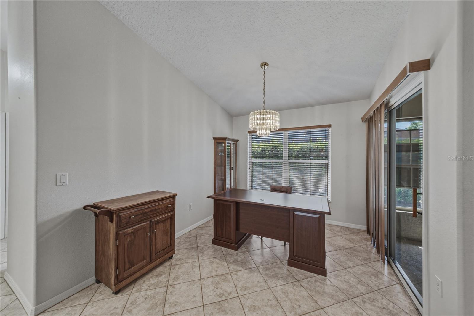 SILVER OAKS PH 01 - Residential