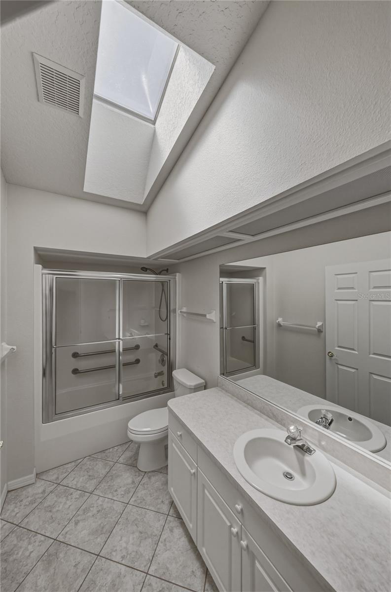 SILVER OAKS PH 01 - Residential