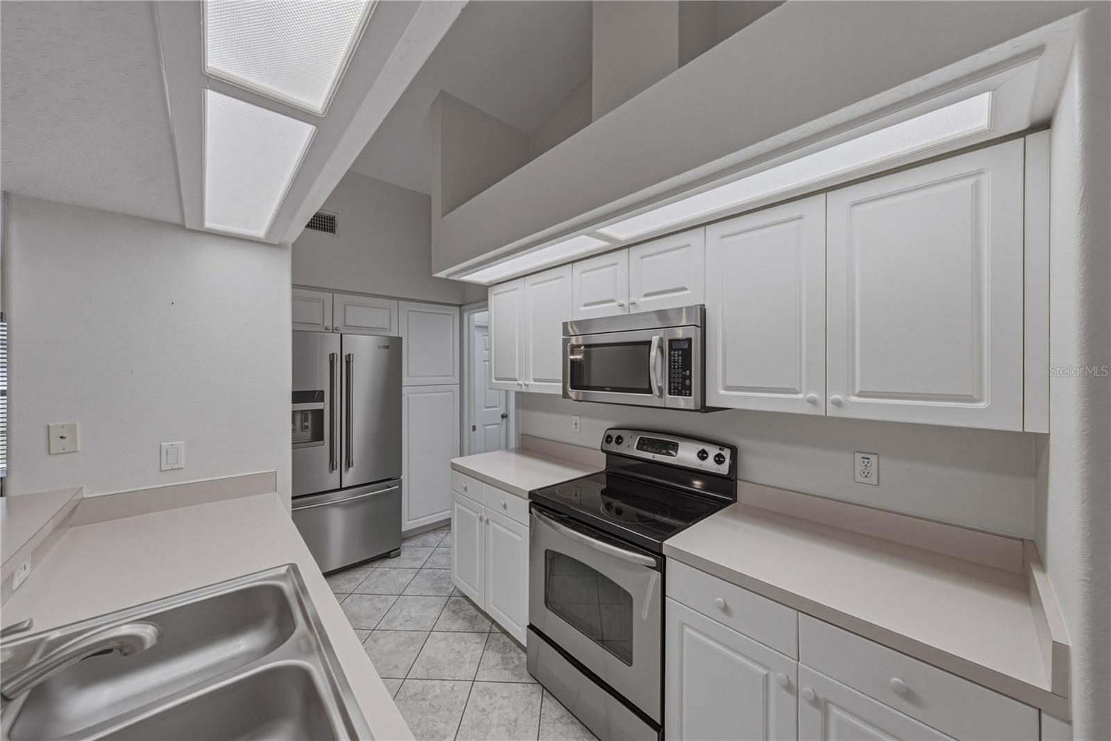SILVER OAKS PH 01 - Residential