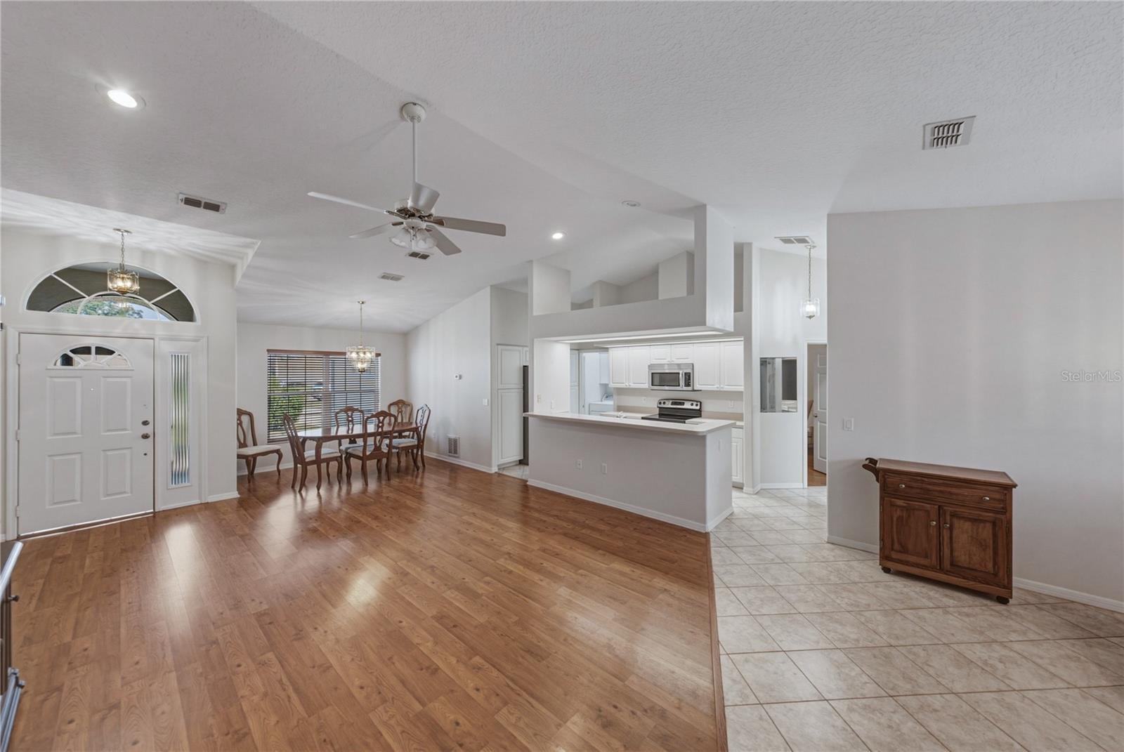 SILVER OAKS PH 01 - Residential