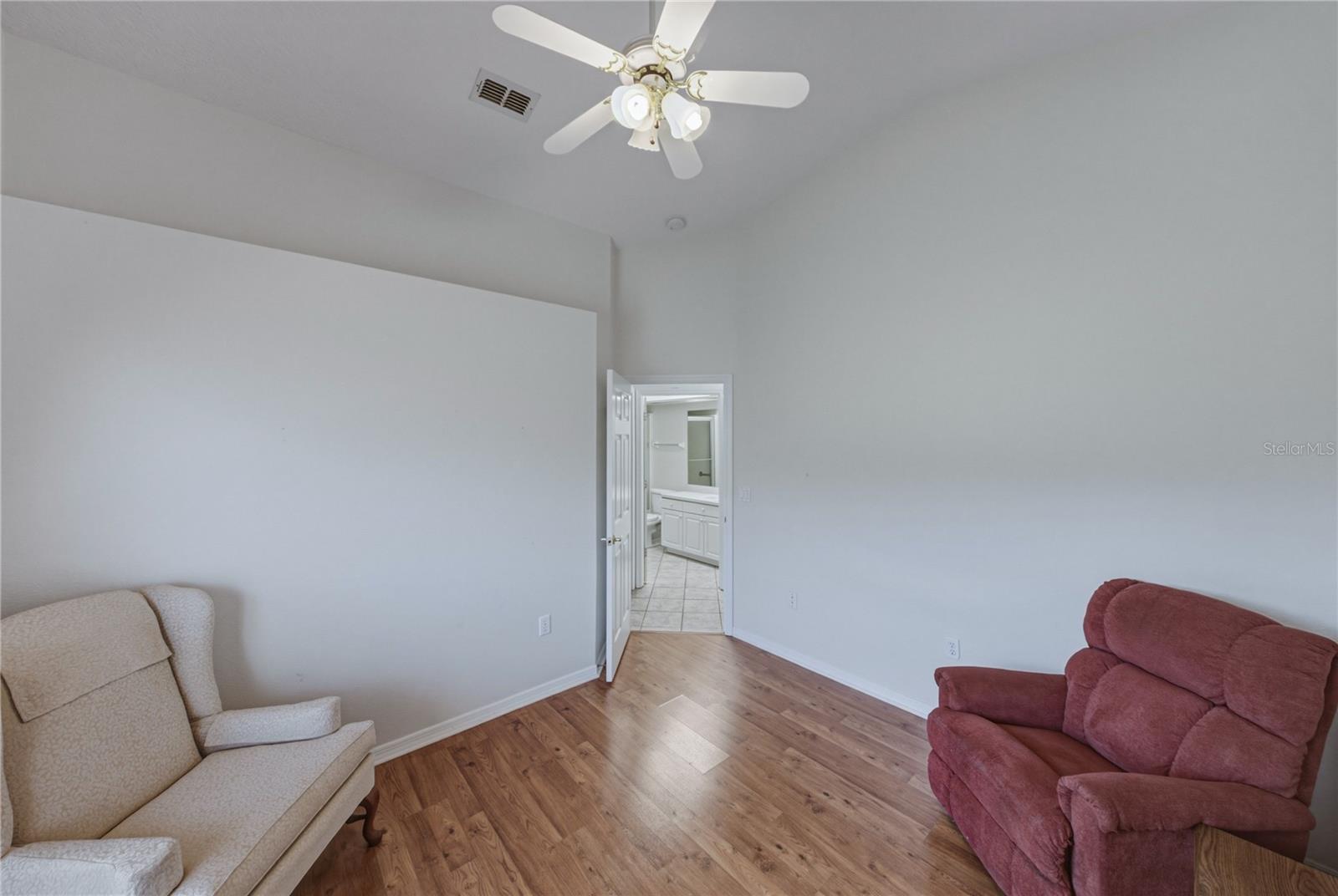 SILVER OAKS PH 01 - Residential