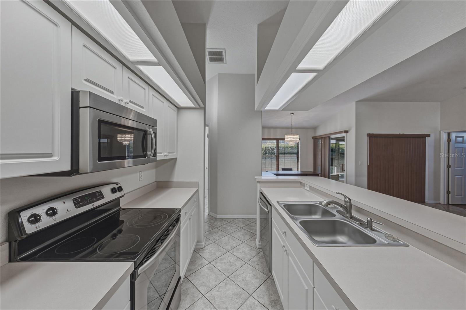 SILVER OAKS PH 01 - Residential