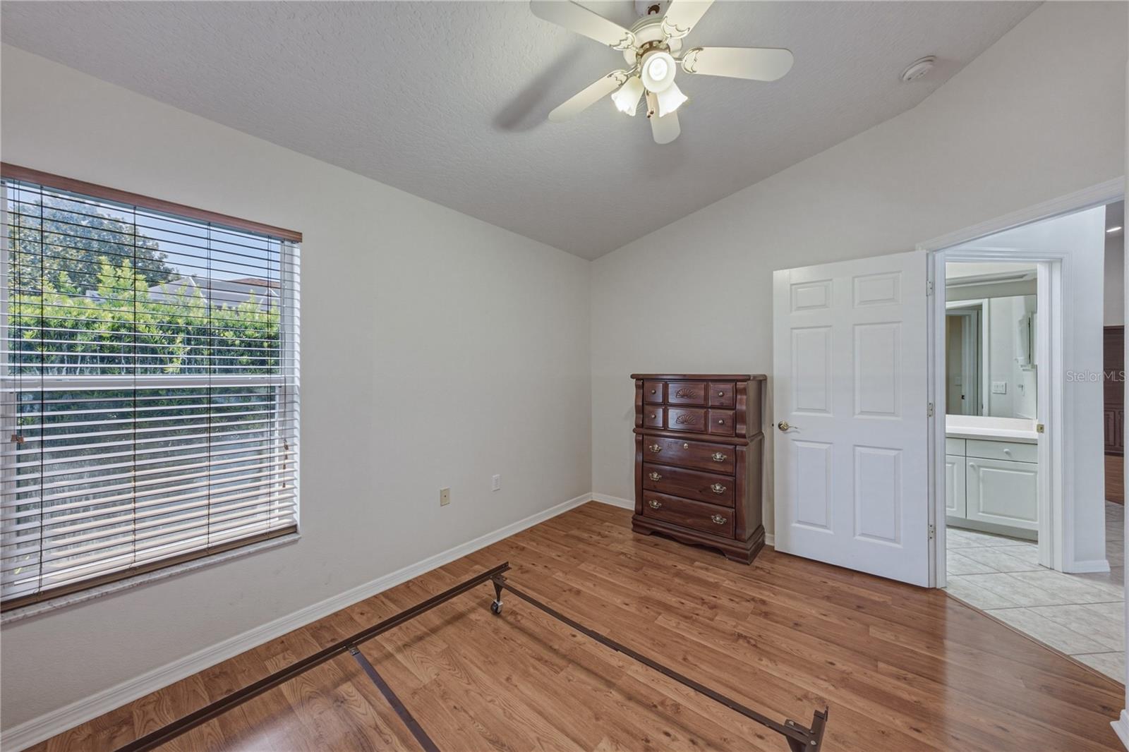 SILVER OAKS PH 01 - Residential