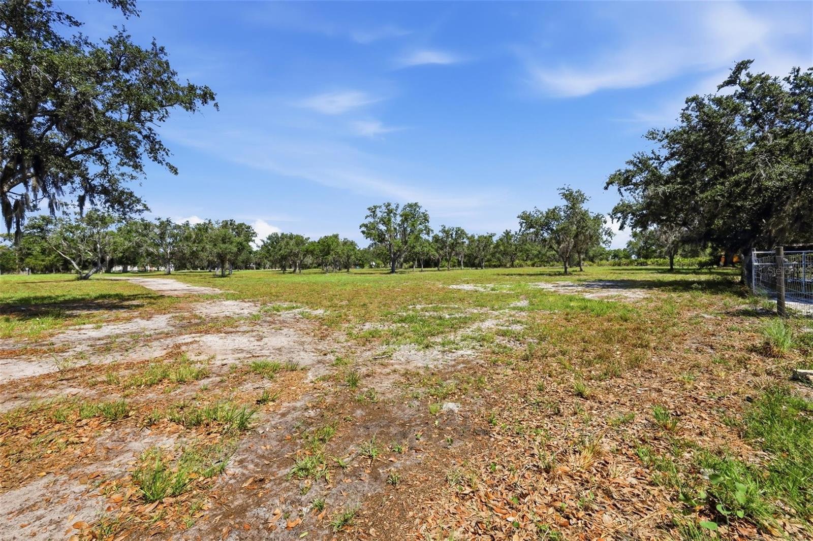 CUL-DE-SAC ESTATES - Land