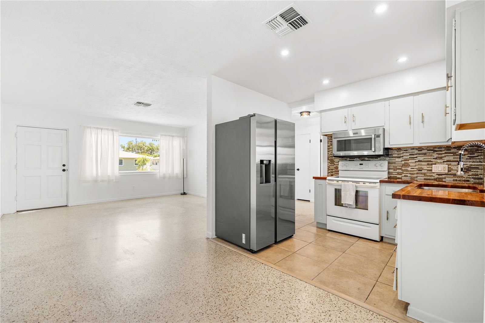 BAY PINES ESTATES - Residential