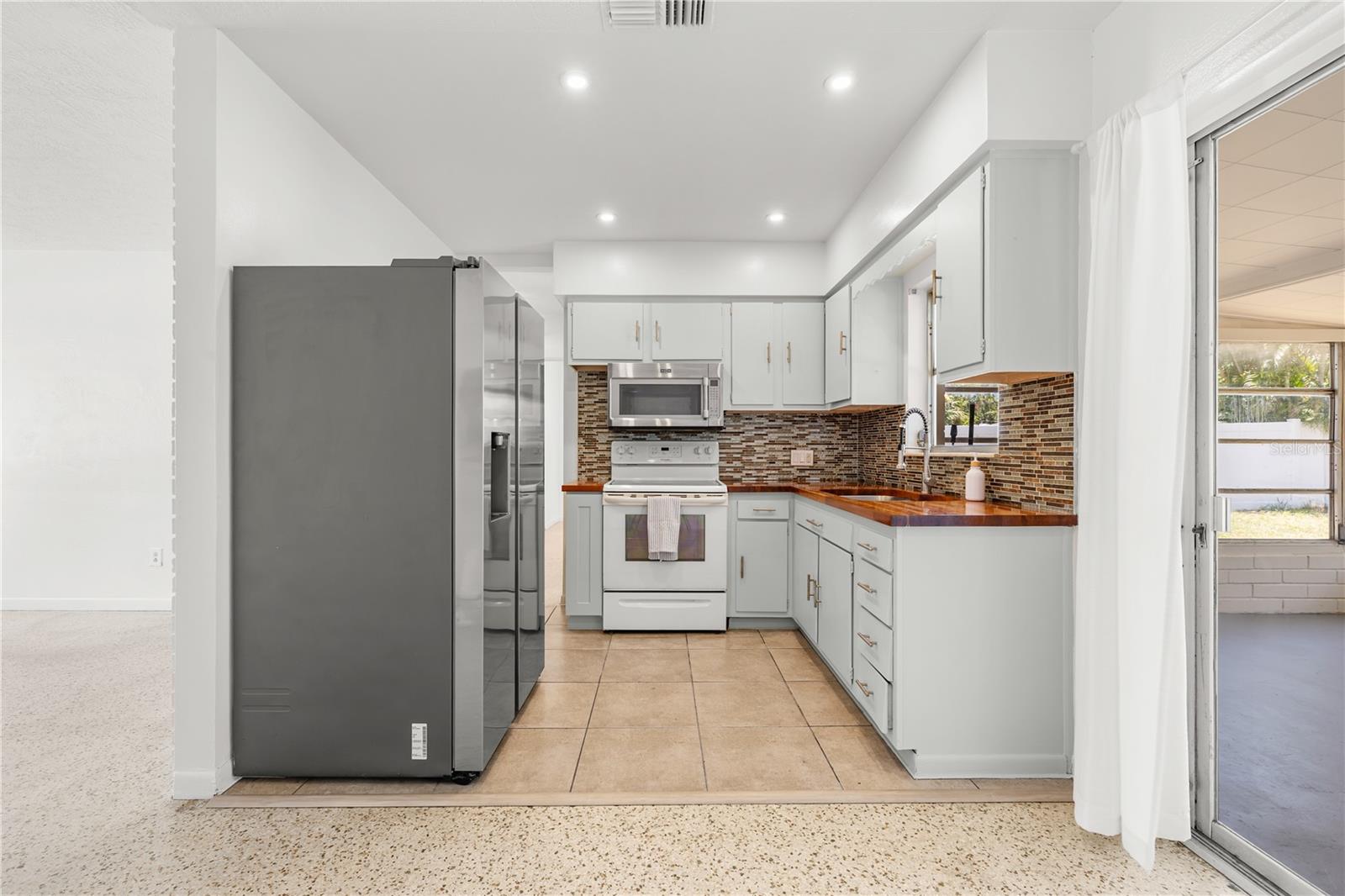 BAY PINES ESTATES - Residential