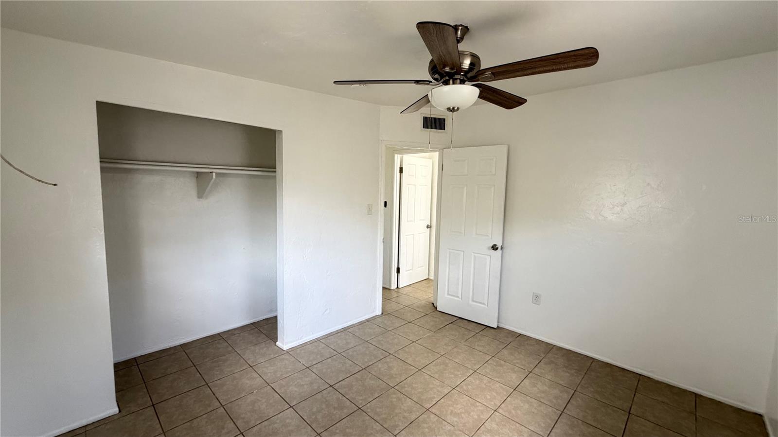 CRESTRIDGE 3RD ADD - Residential Lease