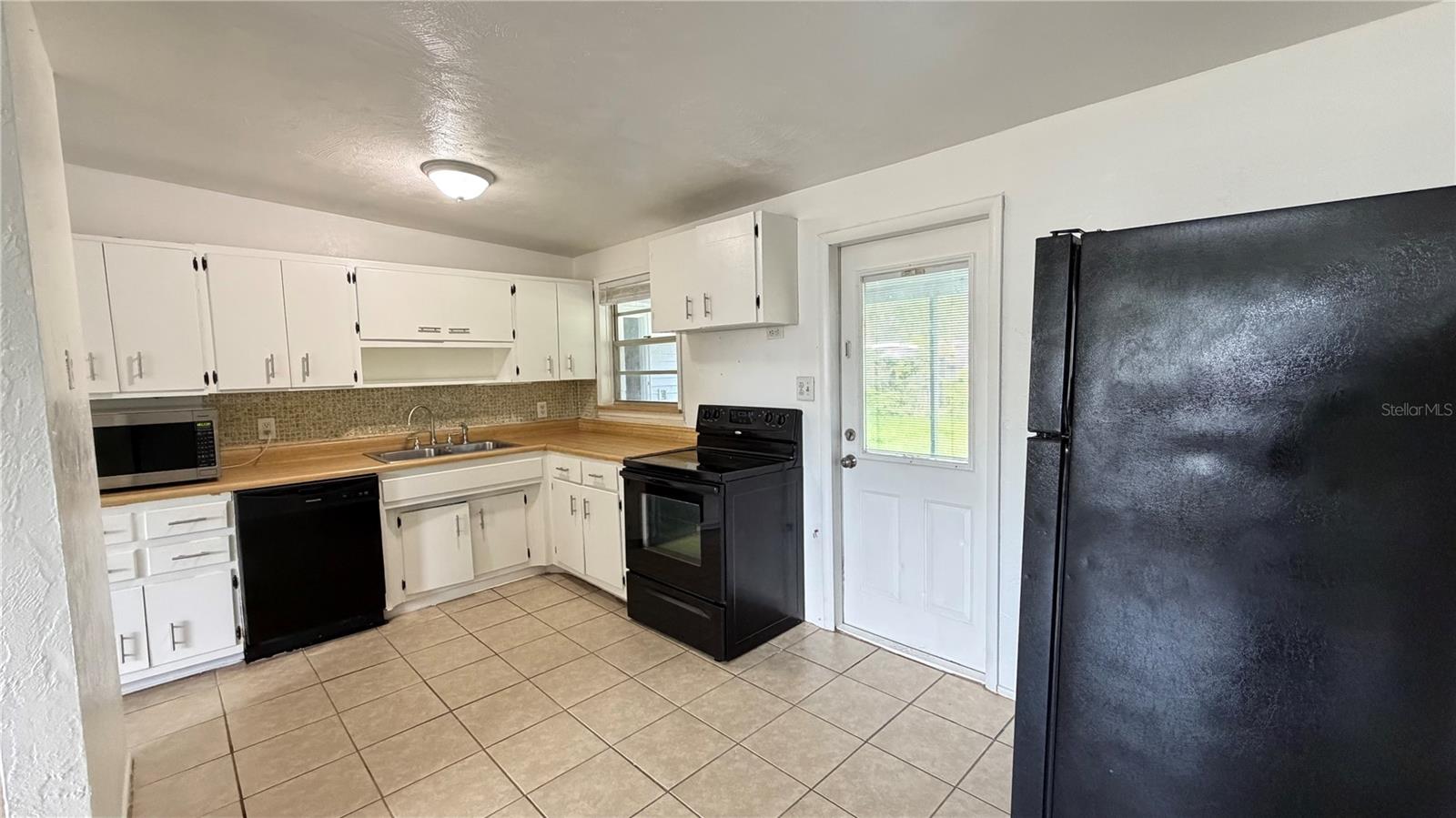 CRESTRIDGE 3RD ADD - Residential Lease