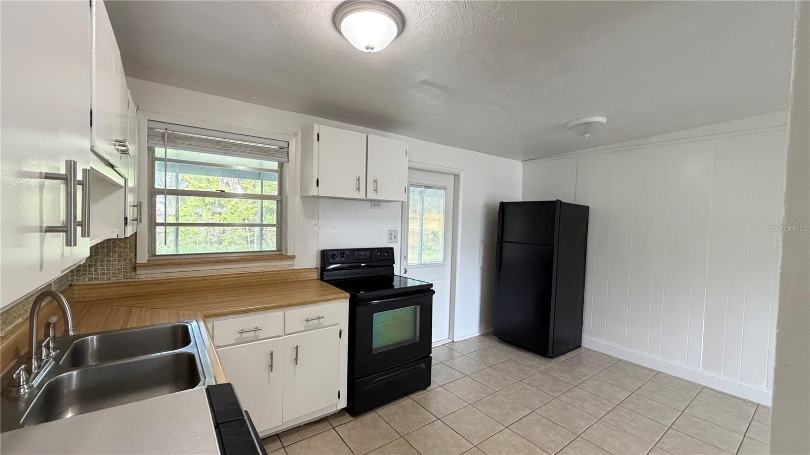 CRESTRIDGE 3RD ADD - Residential Lease