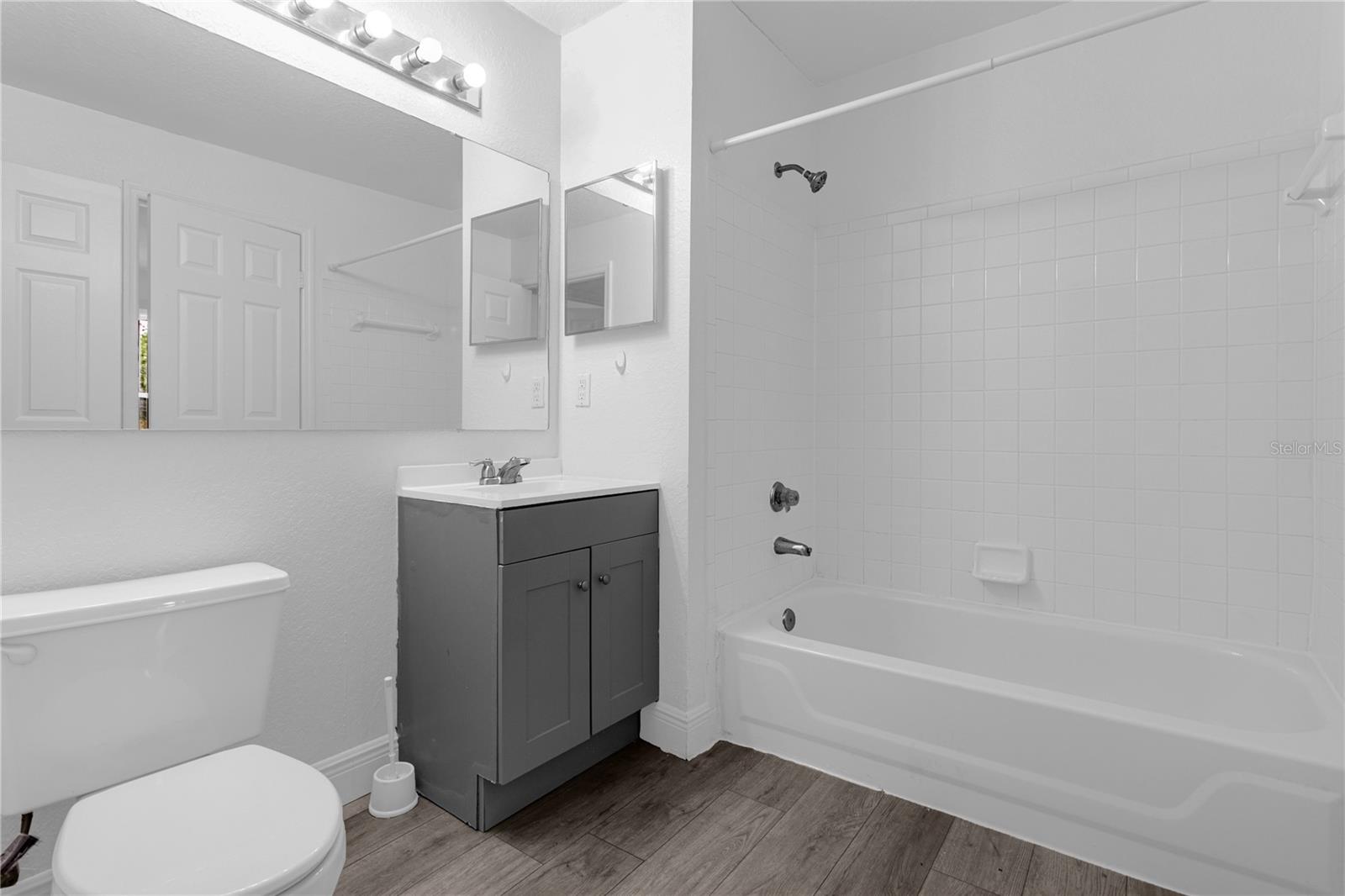 SANDLAKE PRIVATE RESIDENCES BL - Residential Lease
