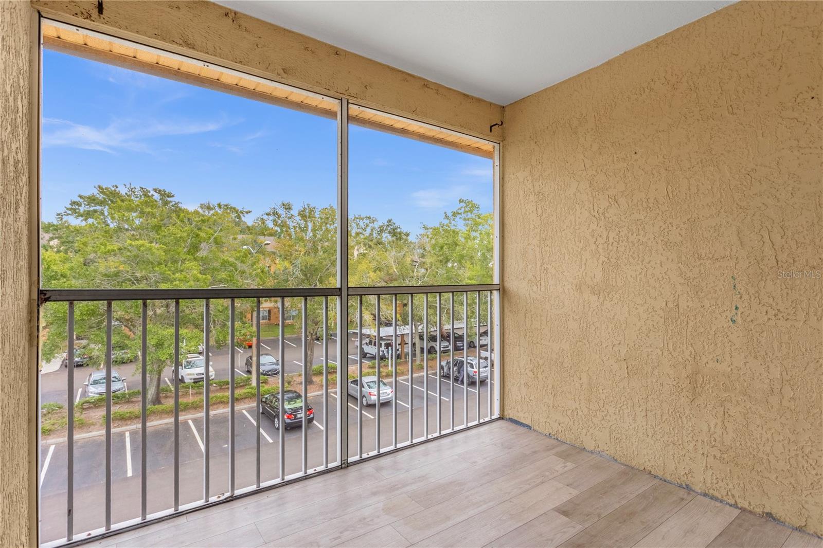SANDLAKE PRIVATE RESIDENCES BL - Residential Lease