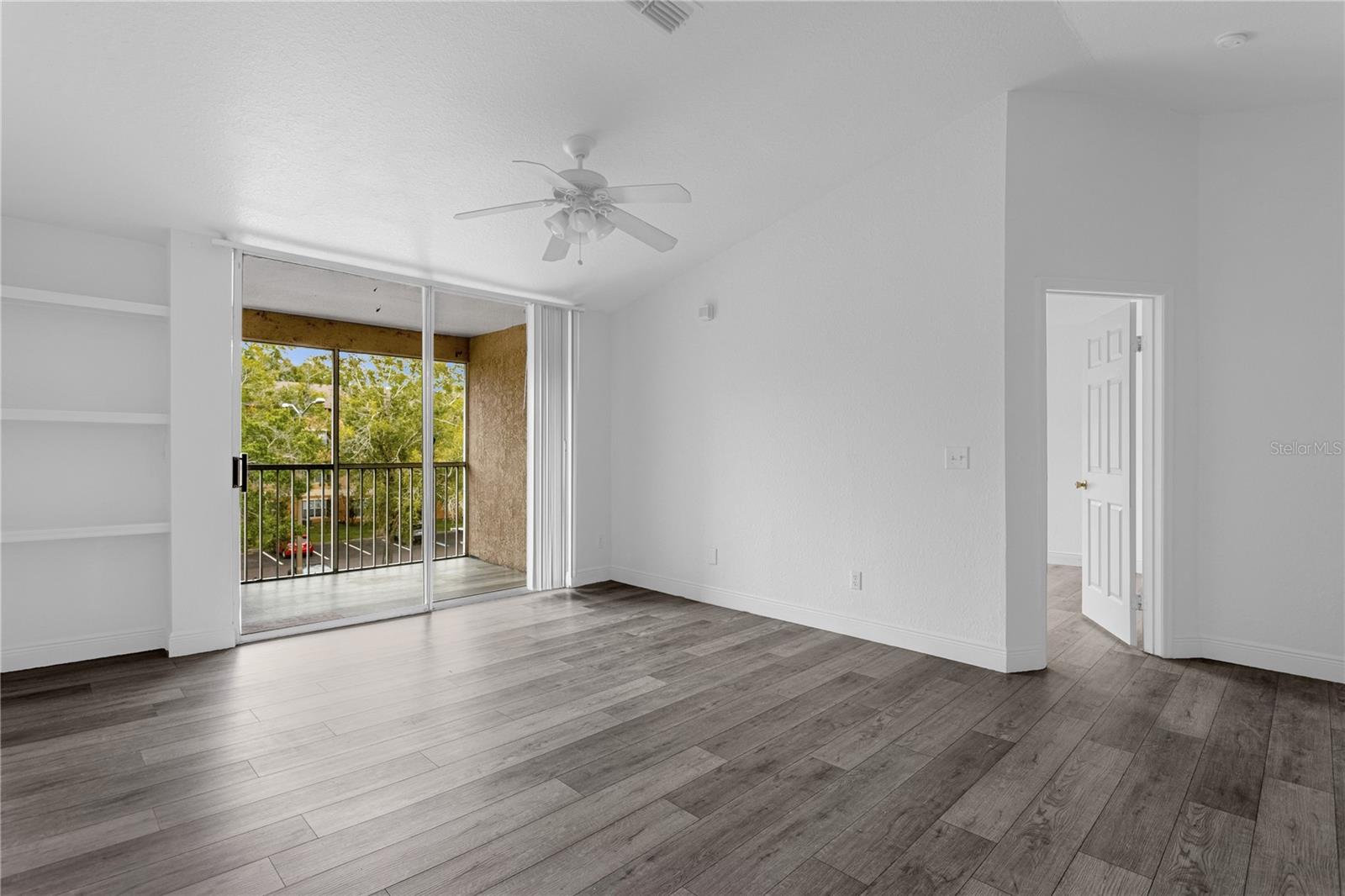 SANDLAKE PRIVATE RESIDENCES BL - Residential Lease