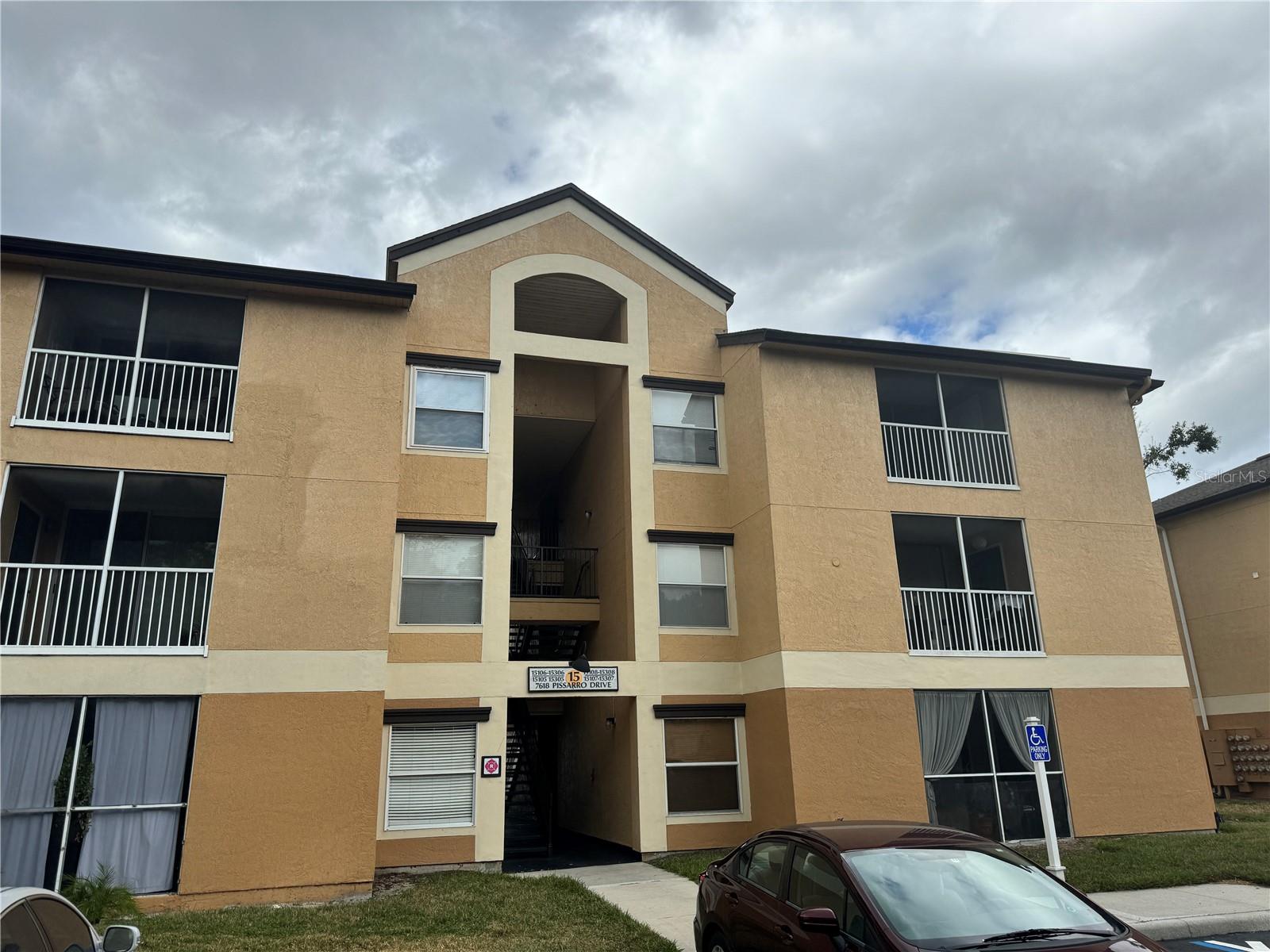 SANDLAKE PRIVATE RESIDENCES BL - Residential Lease